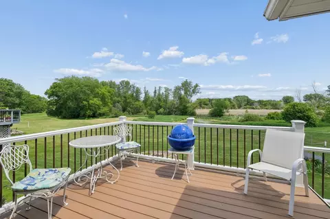 5461 Golfview Ave N, Oakdale, MN 55128