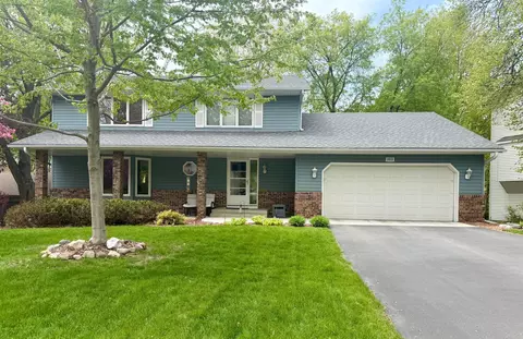 15112 Chestnut Cir, Burnsville, MN 55306