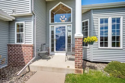 Exterior - 14879 Brenner Ct, Rosemount, MN 55068 photo 6 of 10