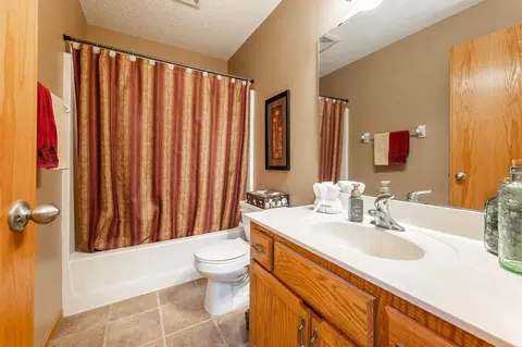 Bath - 14879 Brenner Ct, Rosemount, MN 55068 photo 3 of 3