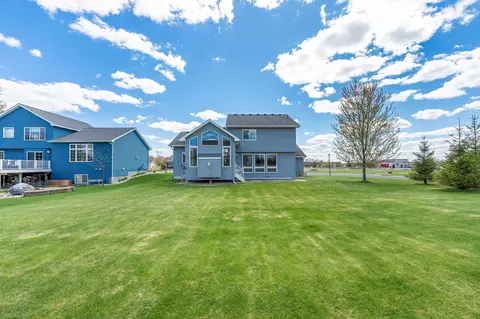 Exterior - 14879 Brenner Ct, Rosemount, MN 55068 photo 7 of 10