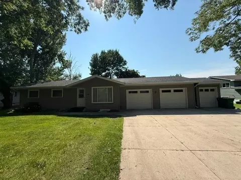 608 S Donnelly Ave, Litchfield, MN 55355