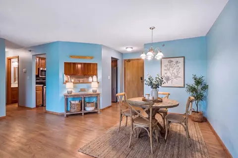 3801 W 98th St #209, Bloomington, MN 55431