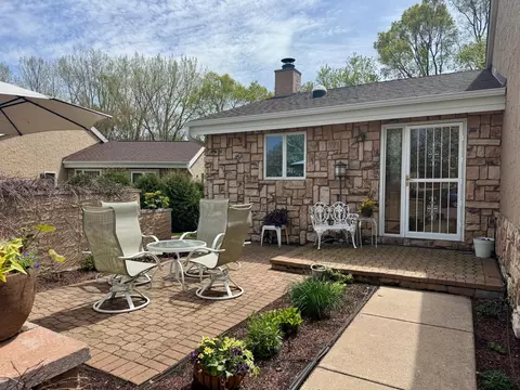 526 Brook Ln, Saint Cloud, MN 56301