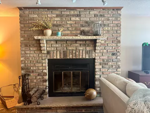 Living - 526 Brook Ln, Saint Cloud, MN 56301 photo 8 of 8