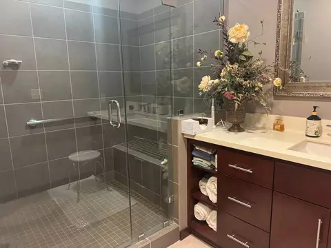 Bath - 526 Brook Ln, Saint Cloud, MN 56301 photo 3 of 5
