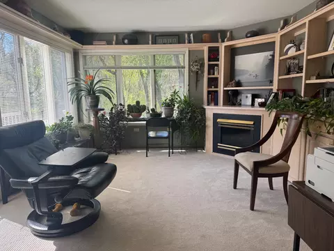 Living - 526 Brook Ln, Saint Cloud, MN 56301 photo 4 of 8