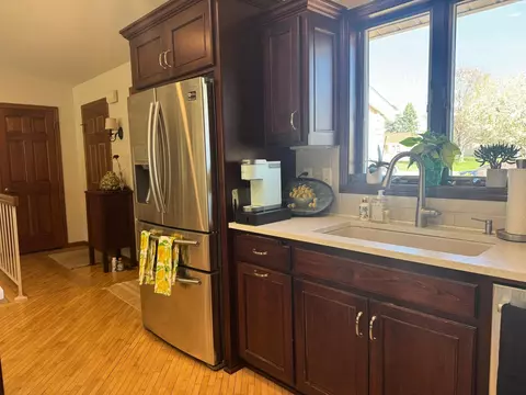 Kitchen - 526 Brook Ln, Saint Cloud, MN 56301 photo 2 of 5