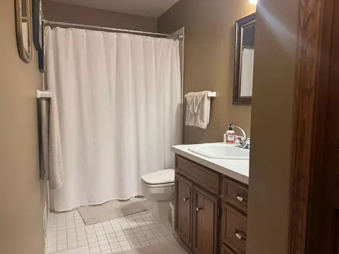 Bath - 526 Brook Ln, Saint Cloud, MN 56301 photo 5 of 5