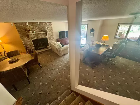 Living - 526 Brook Ln, Saint Cloud, MN 56301 photo 5 of 8