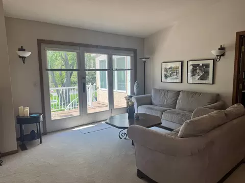 Living - 526 Brook Ln, Saint Cloud, MN 56301 photo 3 of 8