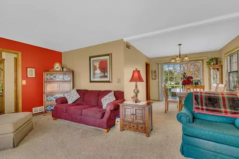 Living - 2973 Aurora Ln, Saint Cloud, MN 56303 photo 2 of 6