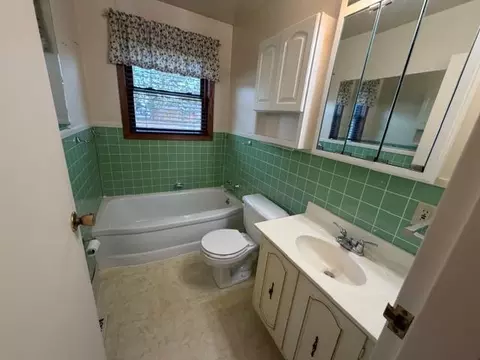 Bath - 50 Beech Ct, Babbitt, MN 55706 photo 1 of 2