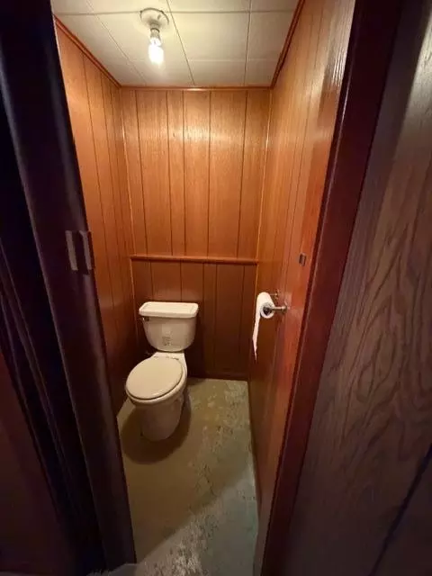 Bath - 50 Beech Ct, Babbitt, MN 55706 photo 2 of 2