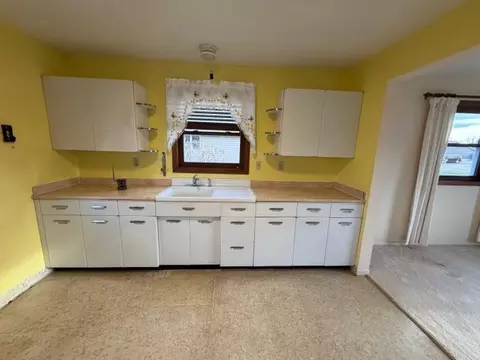 Kitchen - 50 Beech Ct, Babbitt, MN 55706 photo 2 of 4