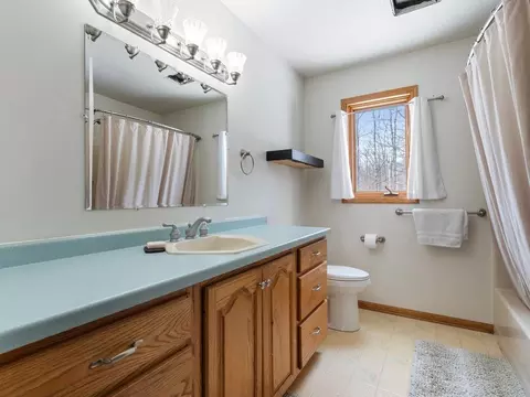 Bath - 15419 Lake Ave, Brainerd, MN 56401 photo 3 of 4