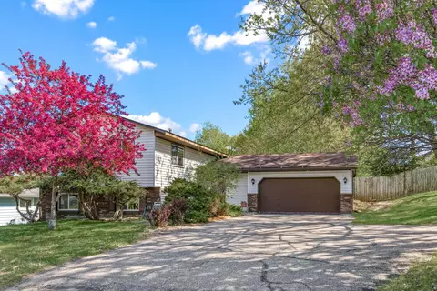 4220 Victoria St N, Shoreview, MN 55126