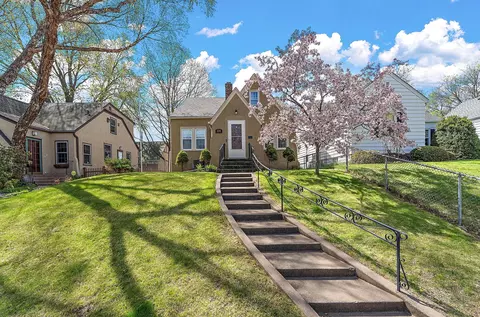 1216 Jessamine Ave E, Saint Paul, MN 55106