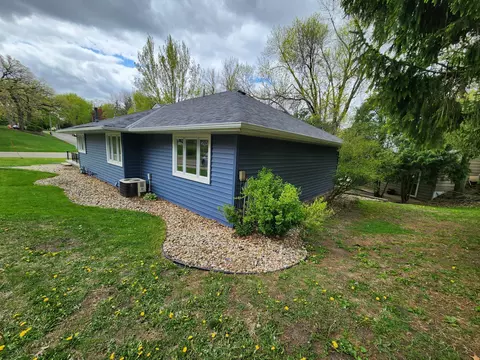 Exterior - 1301 Circle Ave, Albert Lea, MN 56007 photo 4 of 17