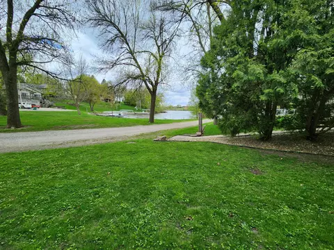 Exterior - 1301 Circle Ave, Albert Lea, MN 56007 photo 9 of 17
