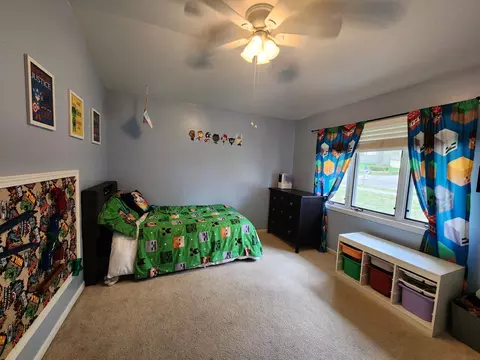 Bedroom - 1301 Circle Ave, Albert Lea, MN 56007 photo 6 of 8