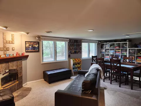 Living - 1301 Circle Ave, Albert Lea, MN 56007 photo 3 of 4
