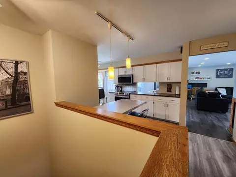 Entry Way - 1301 Circle Ave, Albert Lea, MN 56007 photo 1 of 4