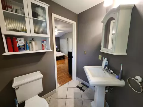 Bath - 1301 Circle Ave, Albert Lea, MN 56007 photo 3 of 4