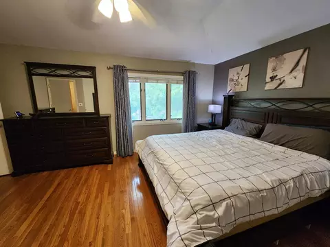 Bedroom - 1301 Circle Ave, Albert Lea, MN 56007 photo 2 of 8