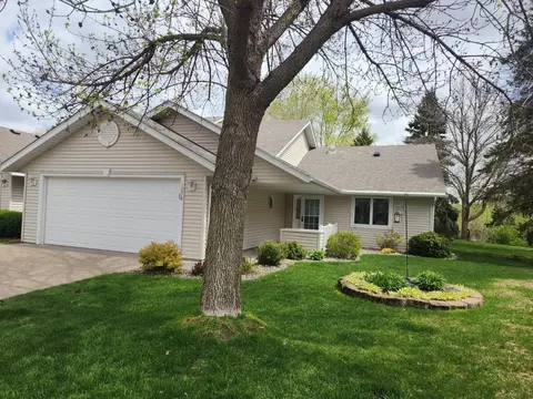 1078 Riverwood Ct, Hastings, MN 55033