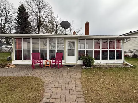1590 W Lake Dr, Detroit Lakes, MN 56501