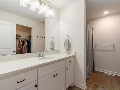 Bath - 4882 Emily Rd, Baxter, MN 56425 photo 2 of 4