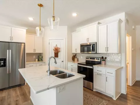 Kitchen - 4882 Emily Rd, Baxter, MN 56425 photo 1 of 4