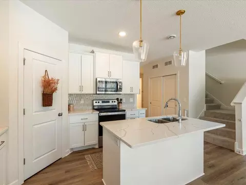 Kitchen - 4882 Emily Rd, Baxter, MN 56425 photo 4 of 4