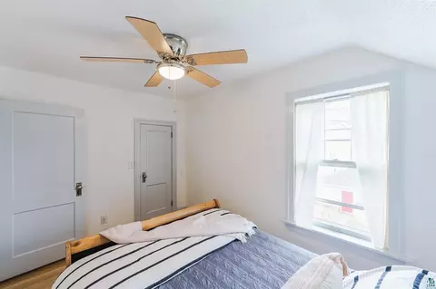 Bedroom - 4320 W 6th St, Duluth, MN 55807 photo 6 of 7