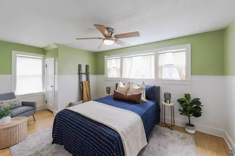 Bedroom - 4320 W 6th St, Duluth, MN 55807 photo 3 of 7