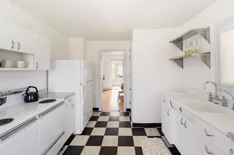 Kitchen - 4320 W 6th St, Duluth, MN 55807 photo 2 of 7