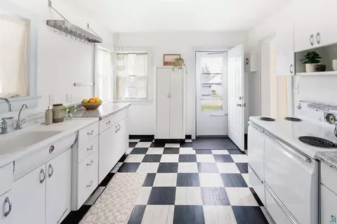 Kitchen - 4320 W 6th St, Duluth, MN 55807 photo 1 of 7