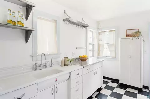 Kitchen - 4320 W 6th St, Duluth, MN 55807 photo 4 of 7