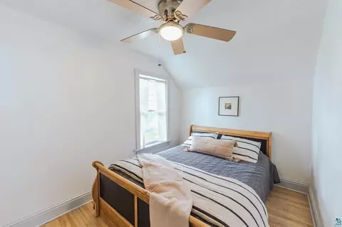 Bedroom - 4320 W 6th St, Duluth, MN 55807 photo 5 of 7