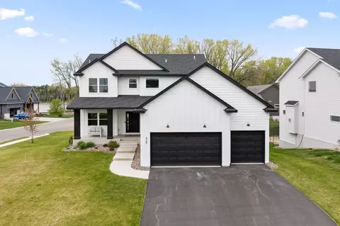 429 Collova Dr, Vadnais Heights, MN 55127