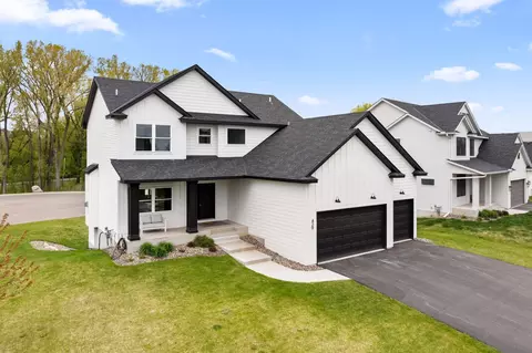429 Collova Dr, Vadnais Heights, MN 55127