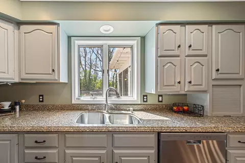 Kitchen - 1424 Fairway Dr, Faribault, MN 55021 photo 3 of 6