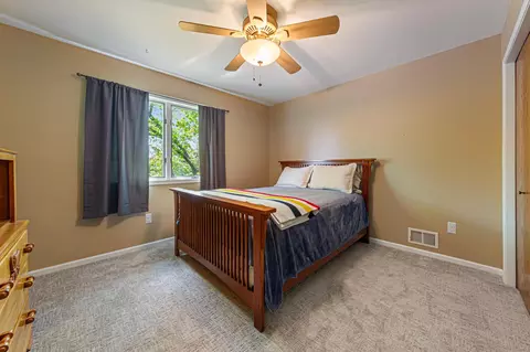Bedroom - 1424 Fairway Dr, Faribault, MN 55021 photo 5 of 8