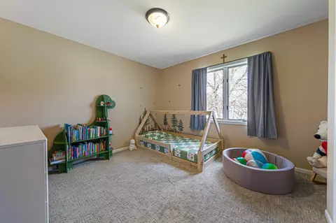 Bedroom - 1424 Fairway Dr, Faribault, MN 55021 photo 7 of 8