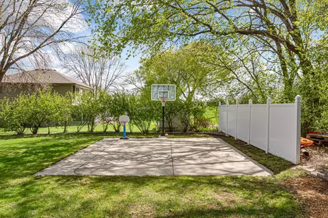 Exterior - 1424 Fairway Dr, Faribault, MN 55021 photo 8 of 10