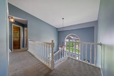 Entry Way - 1424 Fairway Dr, Faribault, MN 55021 photo 4 of 5