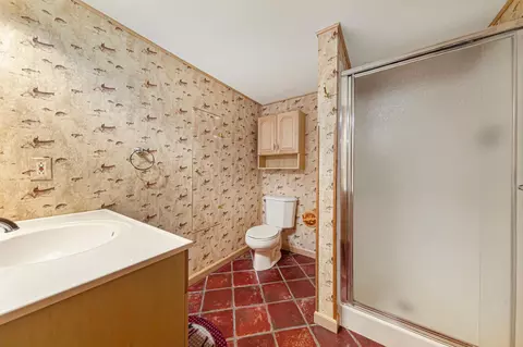 Bath - 1424 Fairway Dr, Faribault, MN 55021 photo 5 of 5