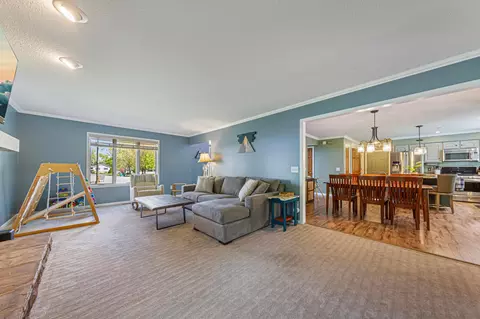 Living - 1424 Fairway Dr, Faribault, MN 55021 photo 2 of 3