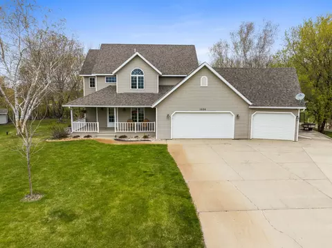 1506 Mc Auliffe Pl NW, Alexandria, MN 56308